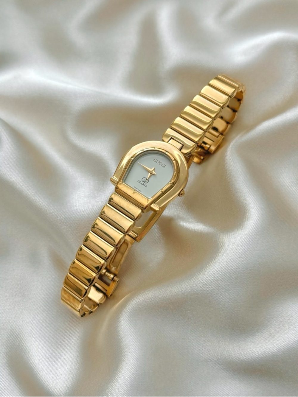 AUTHENTIC RARE VINTAGE GUCCI HORSESHOE GOLD WATCH